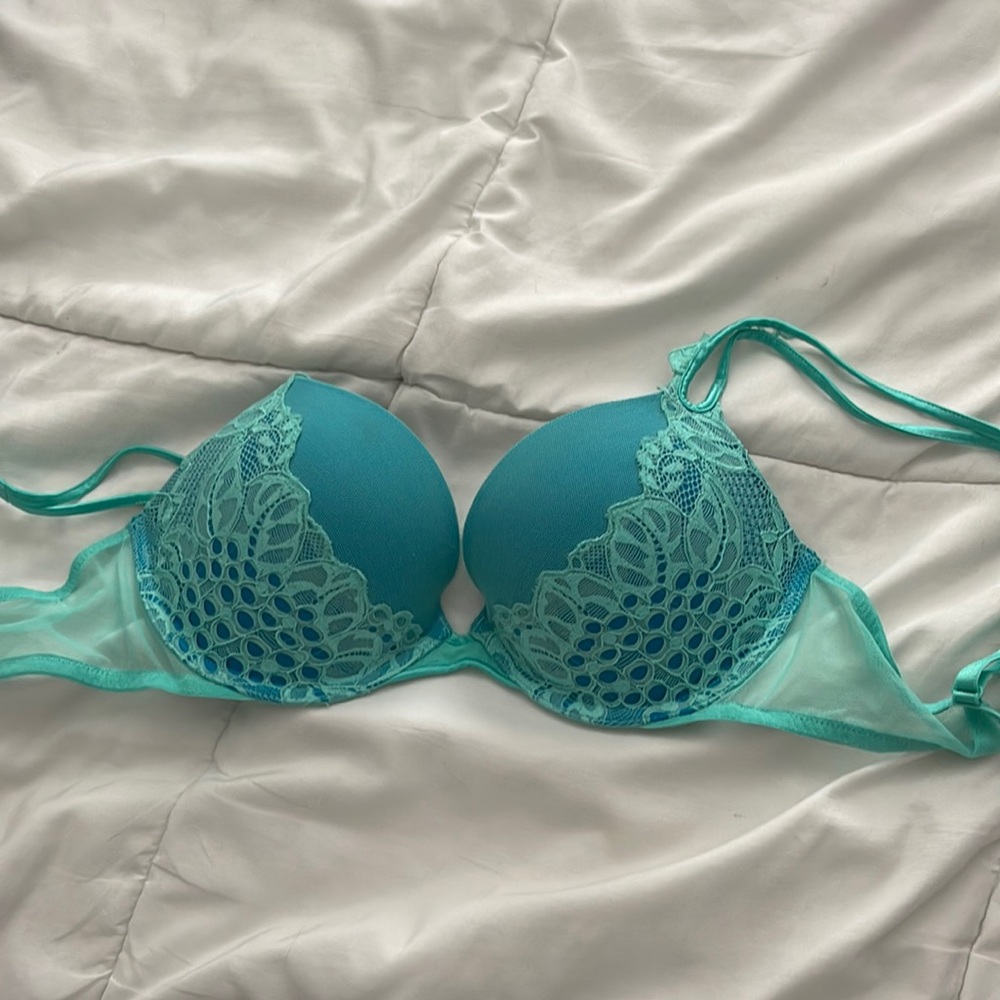 Like new very sexy push up bra from Victoria’s Secret